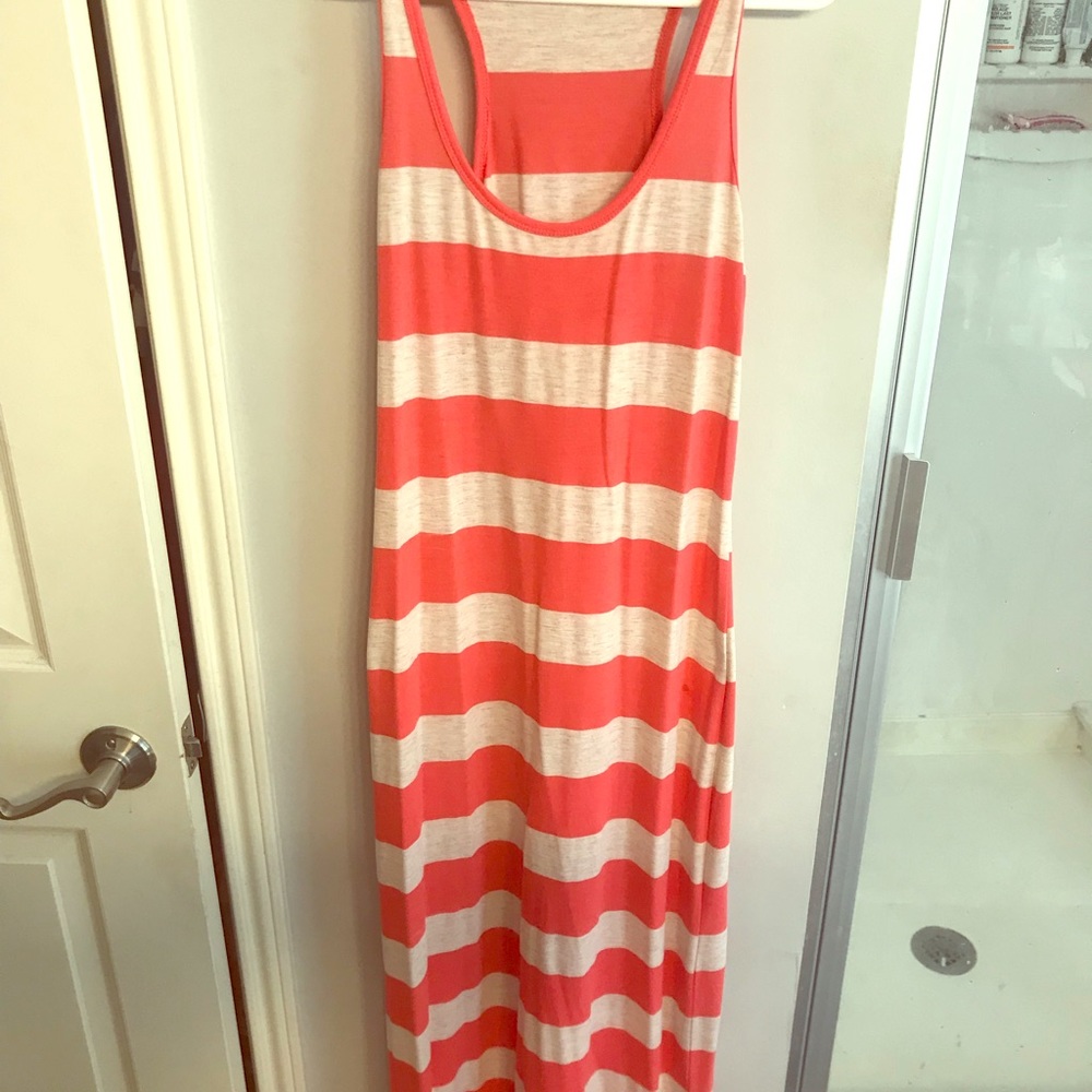 Fitted sleeveless maxi dress